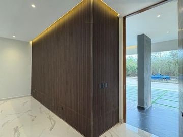 Residencia a estrenar en privada Oasis, Yucatán Country Club