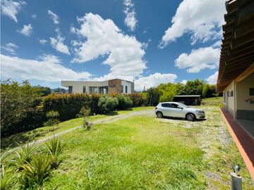 casa finca campestre para venta la Ceja Antioquia 2.620 m2 JLRB