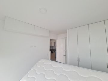 SE ALQUILA DEPARTAMENTO SEMI AMOBLADO EN SURQUILLA A PASOS DEL OPEN PLAZA