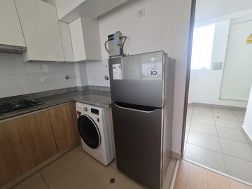 SE ALQUILA DEPARTAMENTO SEMI AMOBLADO EN SURQUILLA A PASOS DEL OPEN PLAZA