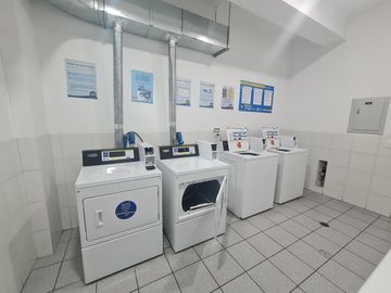 SE ALQUILA DEPARTAMENTO SEMI AMOBLADO EN SURQUILLA A PASOS DEL OPEN PLAZA