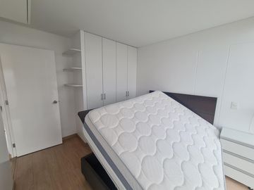 SE ALQUILA DEPARTAMENTO SEMI AMOBLADO EN SURQUILLA A PASOS DEL OPEN PLAZA