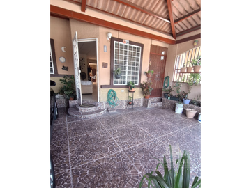 CASA EN VENTA - LAS CUMBRES NORTE