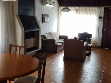 VENTA DE CASA 4AMB C/PILETA GALERIA EL TALAR TIGRE