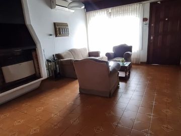 VENTA DE CASA 4AMB C/PILETA GALERIA EL TALAR TIGRE