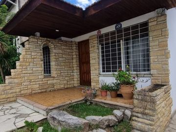 VENTA DE CASA 4AMB C/PILETA GALERIA EL TALAR TIGRE