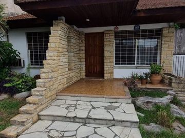 VENTA DE CASA 4AMB C/PILETA GALERIA EL TALAR TIGRE