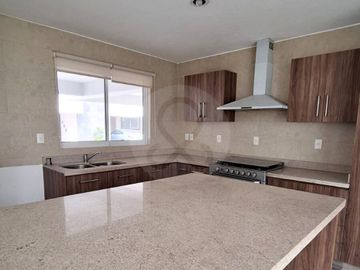 Hacienda Real II Casa en condominio en venta en San Francisco