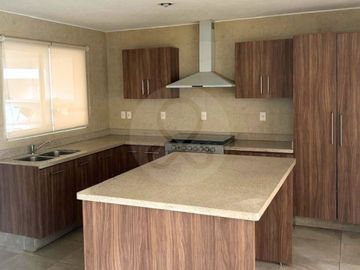 Hacienda Real II Casa en condominio en venta en San Francisco