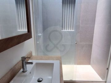 Hacienda Real II Casa en condominio en venta en San Francisco