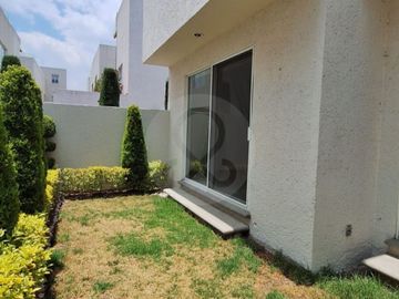 Hacienda Real II Casa en condominio en venta en San Francisco