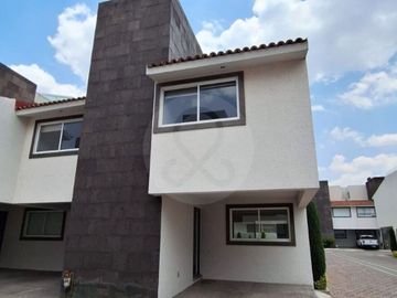 Hacienda Real II Casa en condominio en venta en San Francisco