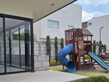 Hacienda Real II Casa en condominio en venta en San Francisco