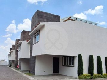 Hacienda Real II Casa en condominio en venta en San Francisco