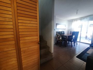 Grace Kelm Vende Casa  en barrio cerrado/3 dorm /2 baños/ est 2 autos c/patio,en Buin