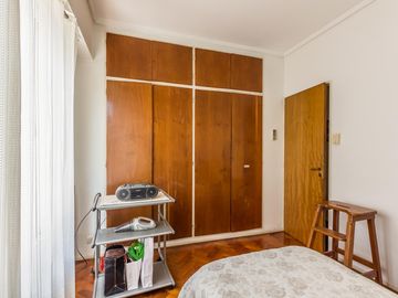 Casa en  Venta -270 m2 cubiertos- Patio - Jardín-Garage.