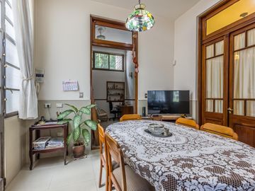 Casa en  Venta -270 m2 cubiertos- Patio - Jardín-Garage.