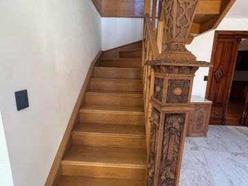 Casa de estilo colonial de 7 ambientes  reciclada a nuevo