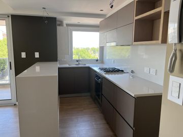 Venta departamento de 3 ambientes en excelente zona de Lanús Oeste