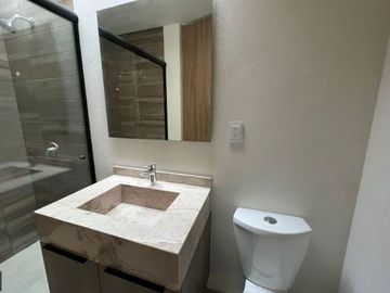 CASA NUEVA EN VENTA FRACC. CAÑADAS DEL BOSQUE, MORELIA, COTO PRIVADO. ZONA HOSPI
