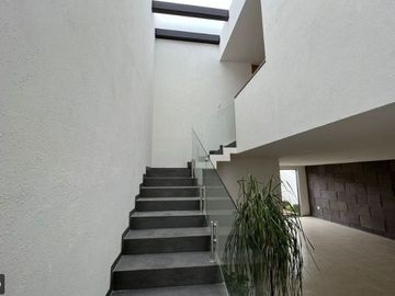 CASA NUEVA EN VENTA FRACC. CAÑADAS DEL BOSQUE, MORELIA, COTO PRIVADO. ZONA HOSPI