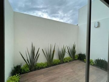 CASA NUEVA EN VENTA FRACC. CAÑADAS DEL BOSQUE, MORELIA, COTO PRIVADO. ZONA HOSPI
