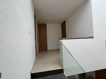 CASA NUEVA EN VENTA FRACC. CAÑADAS DEL BOSQUE, MORELIA, COTO PRIVADO. ZONA HOSPI