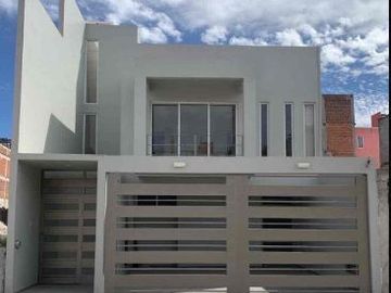 CASA EN VENTA EN TIRO AL BLANCO