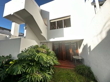 Casas en venta La Plata de 3 dormitorios y cochera