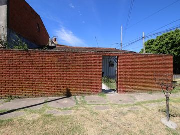 VENTA CASA 3AMB CON JARDIN EL TALAR