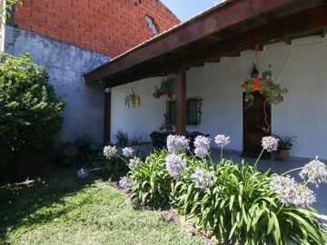 VENTA CASA 3AMB CON JARDIN EL TALAR