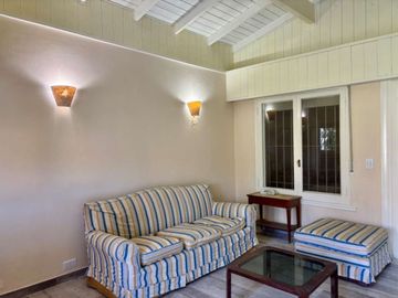 VENTA CASA CON LOTE PINAMAR