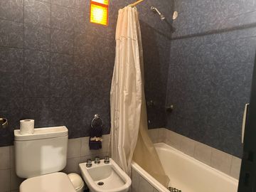 Enorme Casa de 4 dor. y pileta en San Salvador