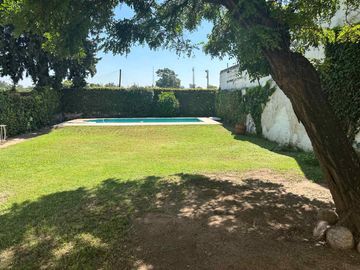 Enorme Casa de 4 dor. y pileta en San Salvador