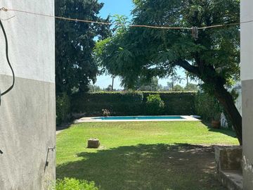 Enorme Casa de 4 dor. y pileta en San Salvador