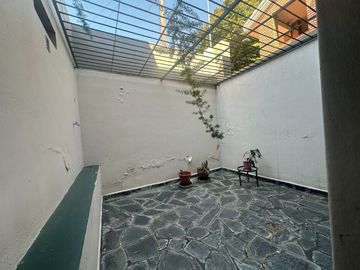 Enorme Casa de 4 dor. y pileta en San Salvador