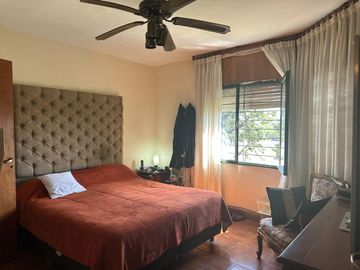 Enorme Casa de 4 dor. y pileta en San Salvador