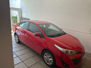 Enorme Casa de 4 dor. y pileta en San Salvador