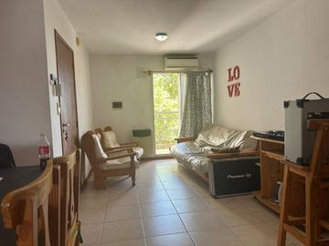 ENCANTADOR Departamento de 2 Dormitorios C/ Balcon
