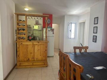 ENCANTADOR Departamento de 2 Dormitorios C/ Balcon