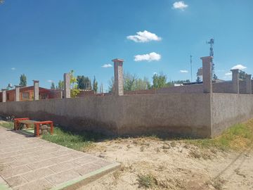LOTE EN EL CARRIZAL CON CONTRUCCION A REFORMAR