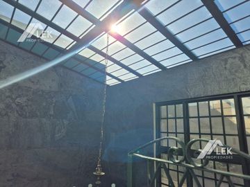 INCREIBLE CASA ART DECO TOTALMENTE RECICLADA A NUEVO! APTO CREDITO!