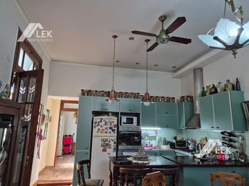 INCREIBLE CASA ART DECO TOTALMENTE RECICLADA A NUEVO! APTO CREDITO!
