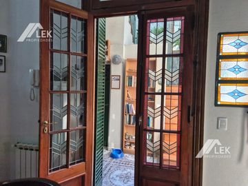 INCREIBLE CASA ART DECO TOTALMENTE RECICLADA A NUEVO! APTO CREDITO!