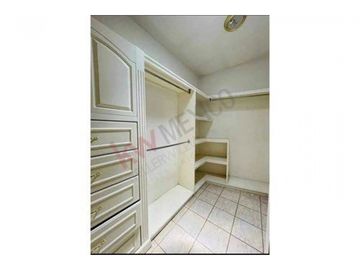 VENTA RESIDENCIA ESTILO CLASICO