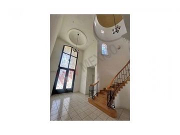 VENTA RESIDENCIA ESTILO CLASICO