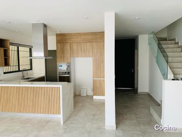 RENTA Casa en Residencial Alina, zona Carretera Nacional,  Monterrey