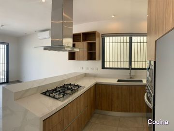 RENTA Casa en Residencial Alina, zona Carretera Nacional,  Monterrey