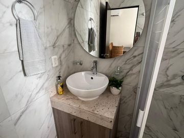 Buen Precio! Casa Remodelada de 2 dormitorios en venta en Playa del Carmen
