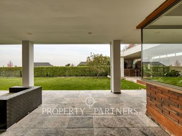 Venta de Hermosa Propiedad dentro de seguro condominio en Peñalolen